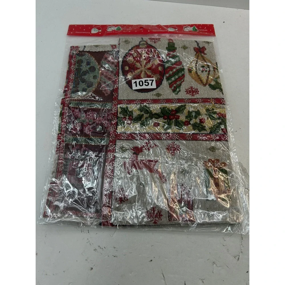 Christmas Tapestry Table Runner OS Multicolor